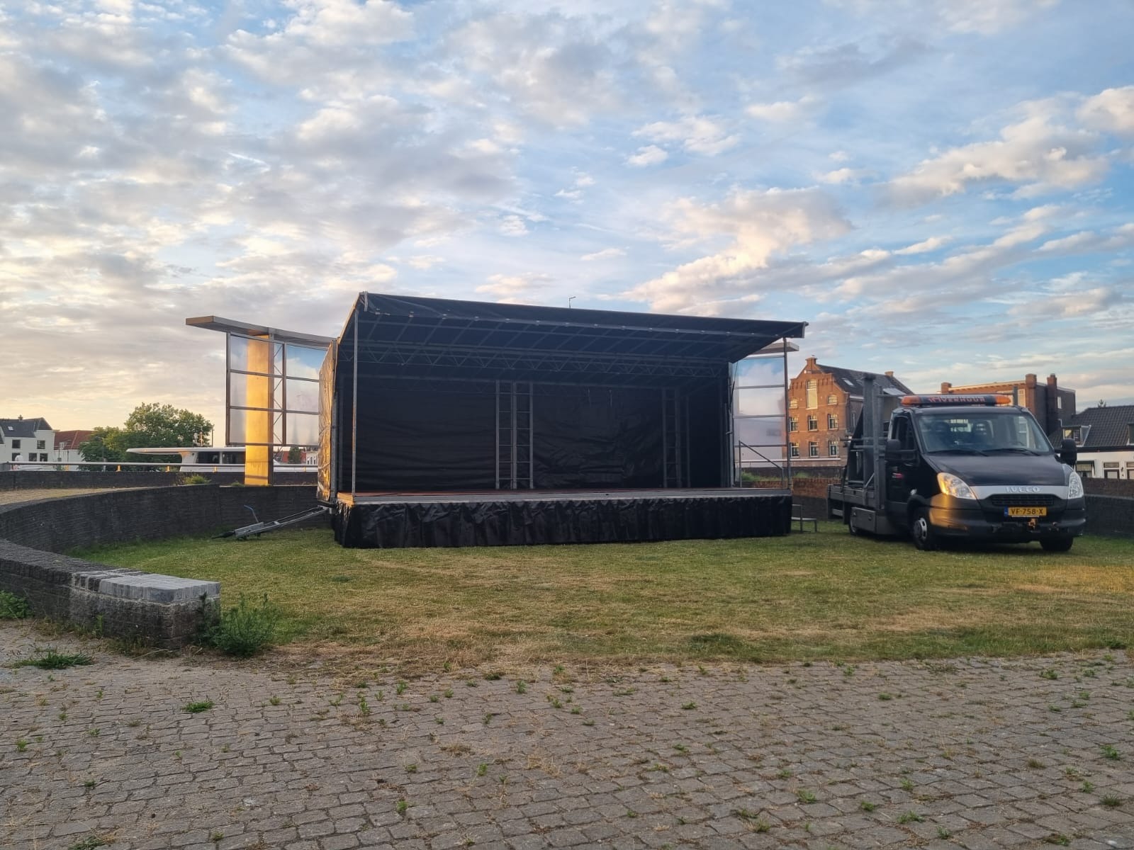 Podiumwagen 6,00 x 4,50 meter - Afbeelding 2